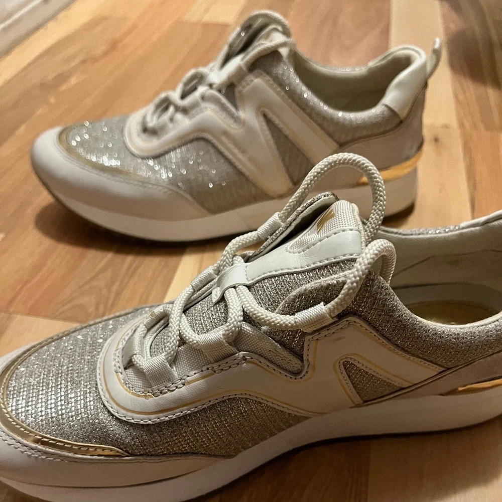Michael Kors Olympia trainer 8.5 - Picture 3 of 5
